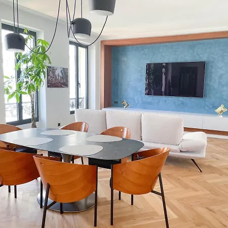 Moderne Au Coeur De *